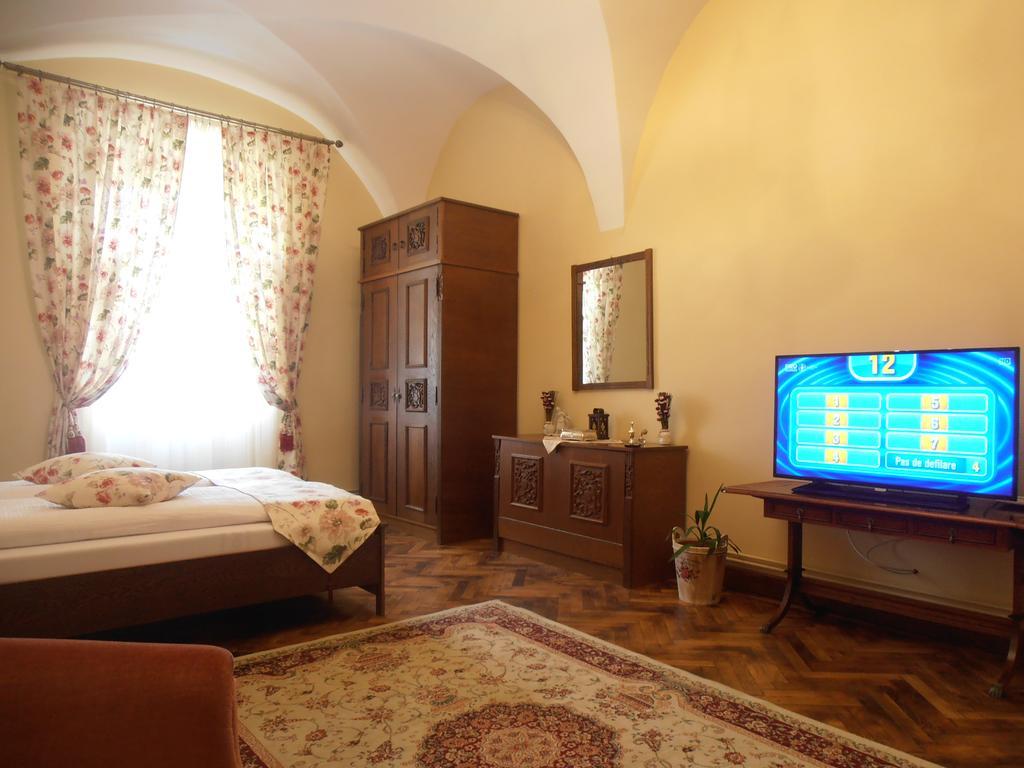 Gothic House Apartment Sibiu Exterior photo