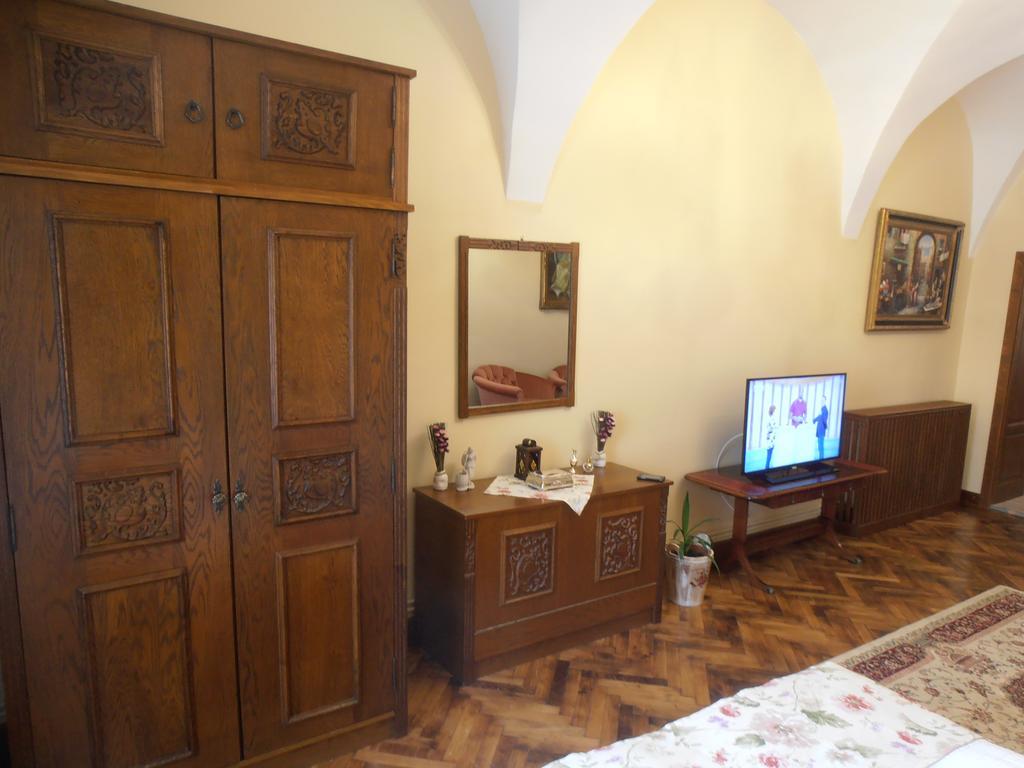 Gothic House Apartment Sibiu Exterior photo