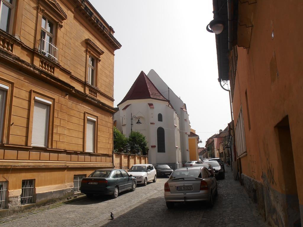 Gothic House Apartment Sibiu Exterior photo